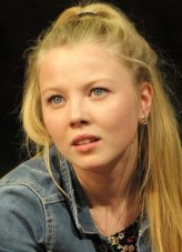 Charlotte Beaumont fotoğrafı