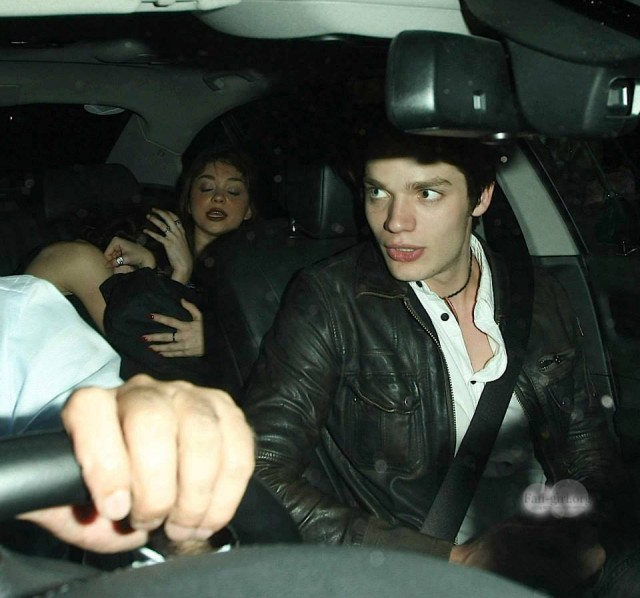 Dominic Sherwood Fotoğrafı