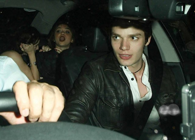 Dominic Sherwood Fotoğrafı