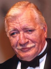 Nigel Davenport fotoğrafı