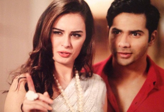 Evelyn Sharma Fotoğrafı