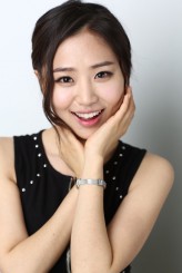 Lee Chung-Hee fotoğrafı