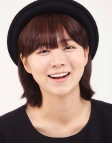 Son Min-Ji fotoğrafı