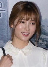 Shin Ji-soo (i) fotoğrafı