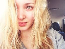 Dove Cameron Fotoğrafı
