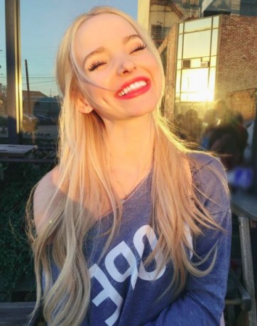 Dove Cameron Fotoğrafı