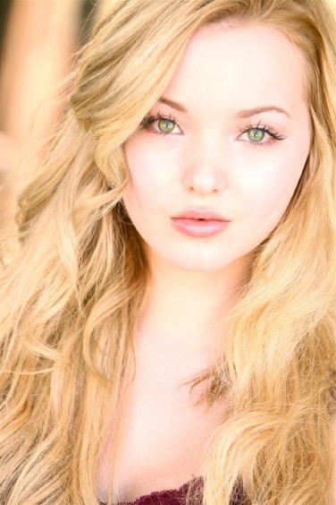 Dove Cameron Fotoğrafı