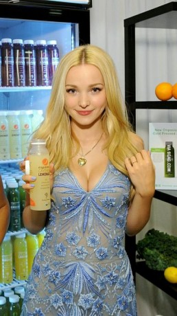 Dove Cameron Fotoğrafı