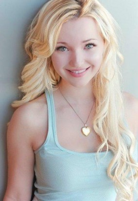 Dove Cameron Fotoğrafı