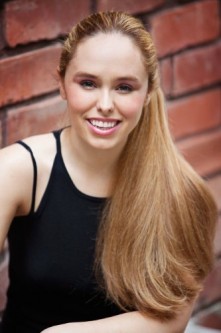 Alixzandra Dove Fotoğrafı