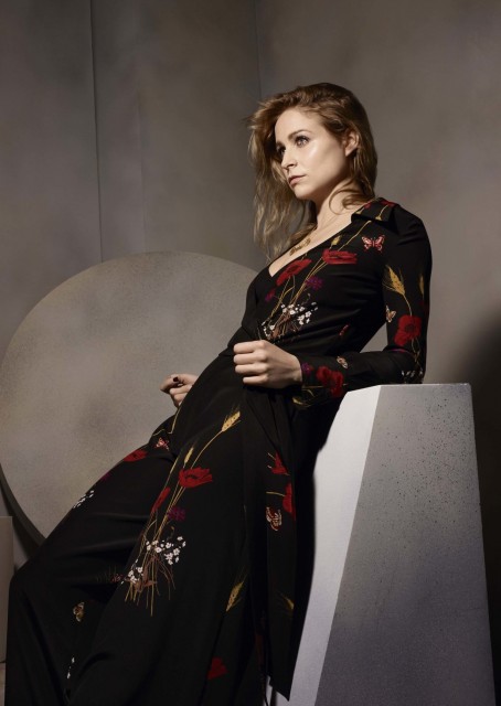 Niamh Algar Fotoğrafı