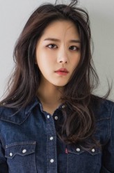 Kim Ji-Sung (ii) fotoğrafı