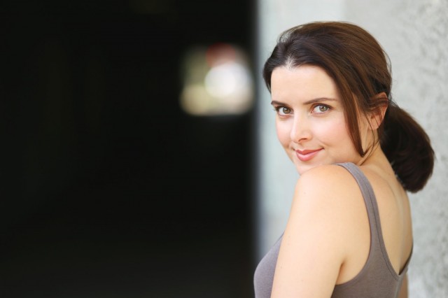 Ashley Lenz Fotoğrafı