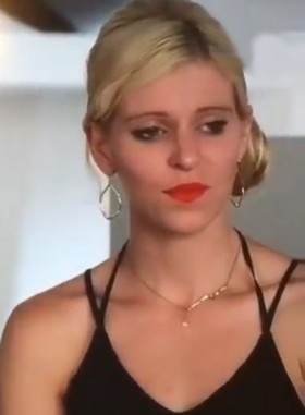 Amanda Burke  Buczek Fotoğrafı