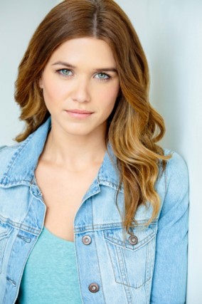 Anna Marie  Dobbins Fotoğrafı