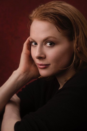 Emily Beecham Fotoğrafı