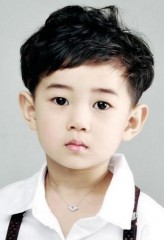 Hong Dong-Young fotoğrafı