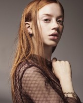 Lily Newmark fotoğrafı