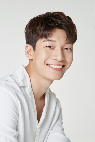 Wi Ha-Joon fotoğrafı