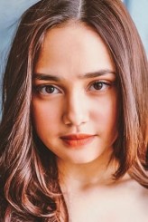 Syifa Hadju fotoğrafı