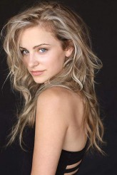 Angela Cole fotoğrafı