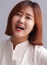 Lee Min-Young (i) fotoğrafı