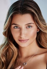 Julia Wieniawa-Narkiewicz fotoğrafı