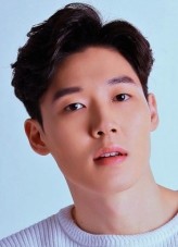 Sung Hyeon fotoğrafı