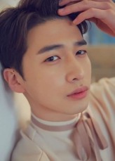 Kim Eun-Soo (i) fotoğrafı