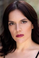 Stephanie Izsak fotoğrafı