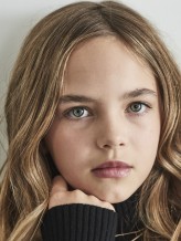 Ryan Kiera Armstrong fotoğrafı