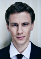 Adam Bobik fotoğrafı