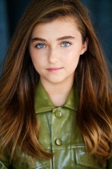 Julia Grace Mancil fotoğrafı