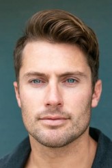 KC Deane fotoğrafı