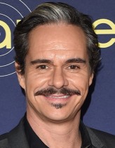 Tony Dalton fotoğrafı