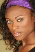 Angelina Spicer fotoğrafı