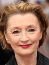 Lesley Manville fotoğrafı