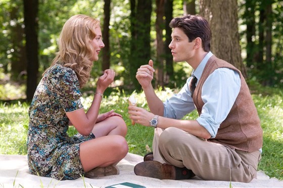 Nora Arnezeder Fotoğrafı