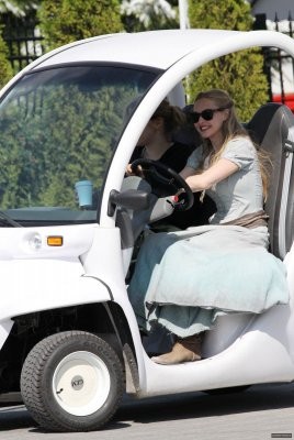 Kız ve Kurt Fotoğrafı