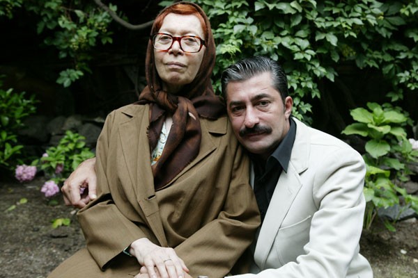 Öyle Bir Geçer Zaman Ki Fotoğrafı