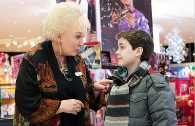 Call Me Mrs. Miracle fotoğrafı Call Me Mrs. Miracle fotoğrafı