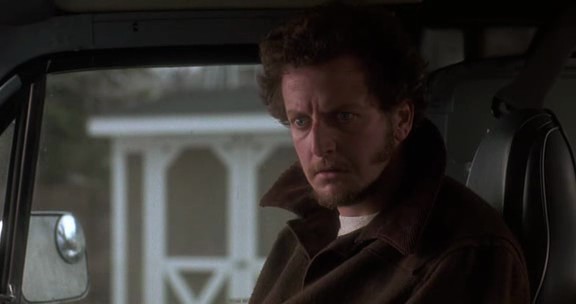 Evde Tek Başına Fotoğrafı