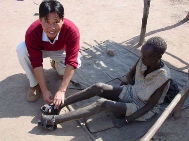 Don't Cry, Tonj fotoğrafı
