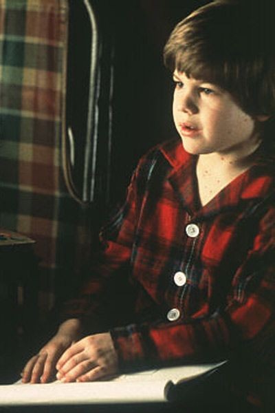 Evde Tek Başına 3 Fotoğrafı