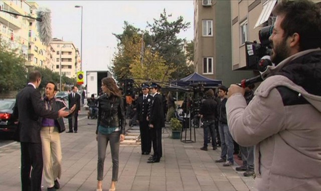 Sen Kimsin? Fotoğrafı