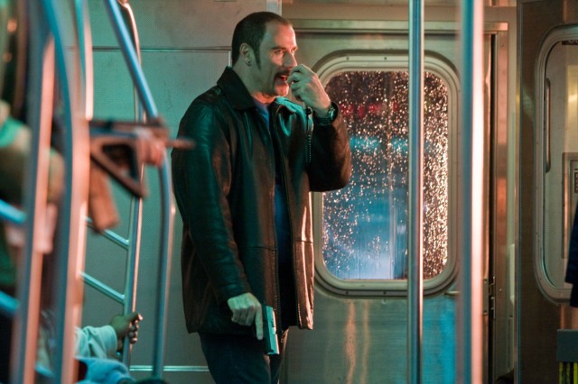 Metrodan Kaçış Fotoğrafı