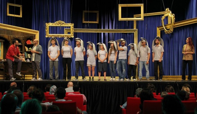 İnsanlar Alemi Fotoğrafı