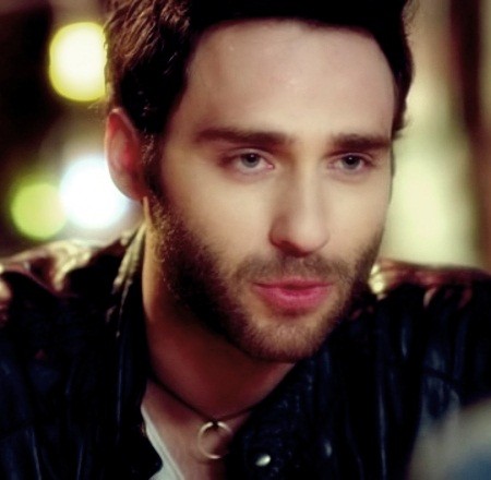 Bir Aşk Hikayesi Sezon 1 Fotoğrafı