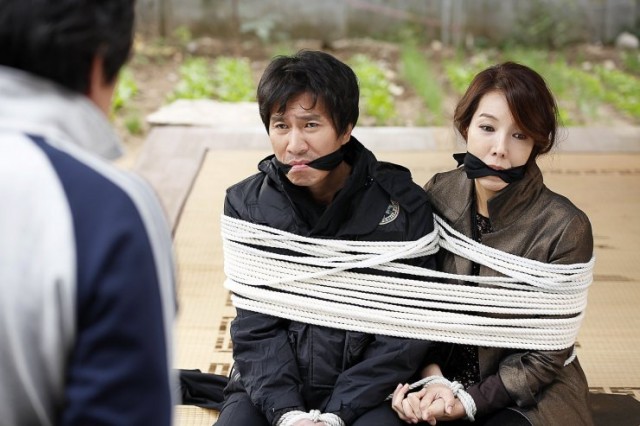 Enemies In-Law Fotoğrafı