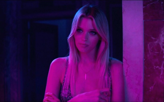 Neon Şeytan Fotoğrafı